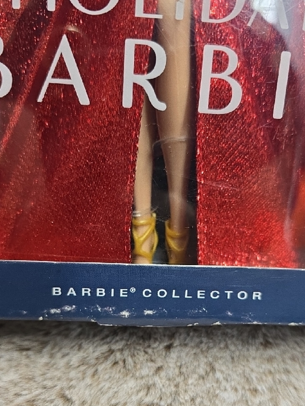 Mattel Holiday Barbie in Red Gown with Gold Star Wings - Picture 6 of 6